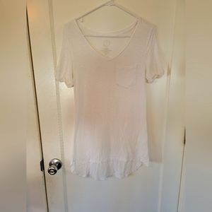 White short sleeve tee shirt